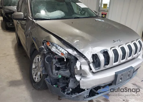 2016 Jeep Cherokee Latitude z USA, uszkodzony, nr VIN 1C4PJMCS5GW360775